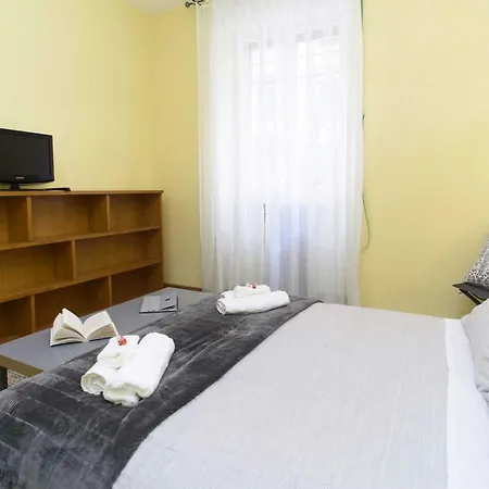 Apartment In Piazza Bologna